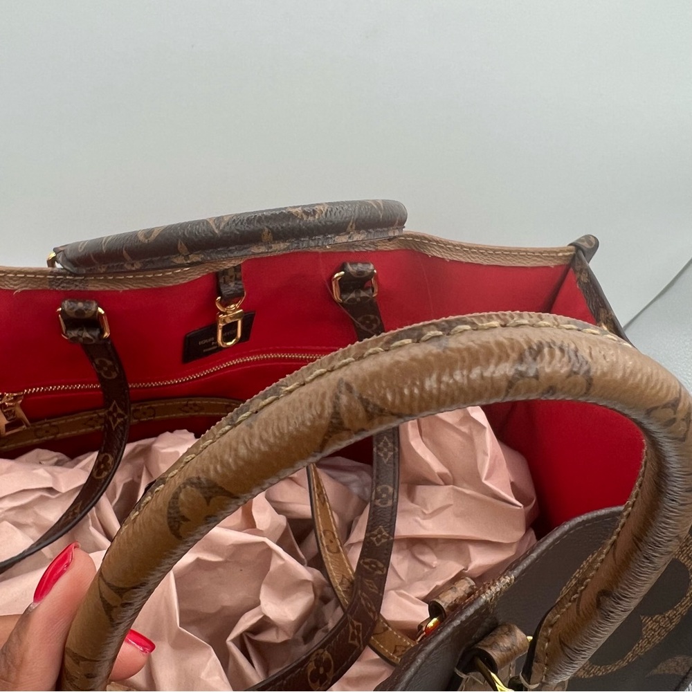 Louis Vuitton Brown Monogram Tote with Red Interior. - Picture 4 of 16